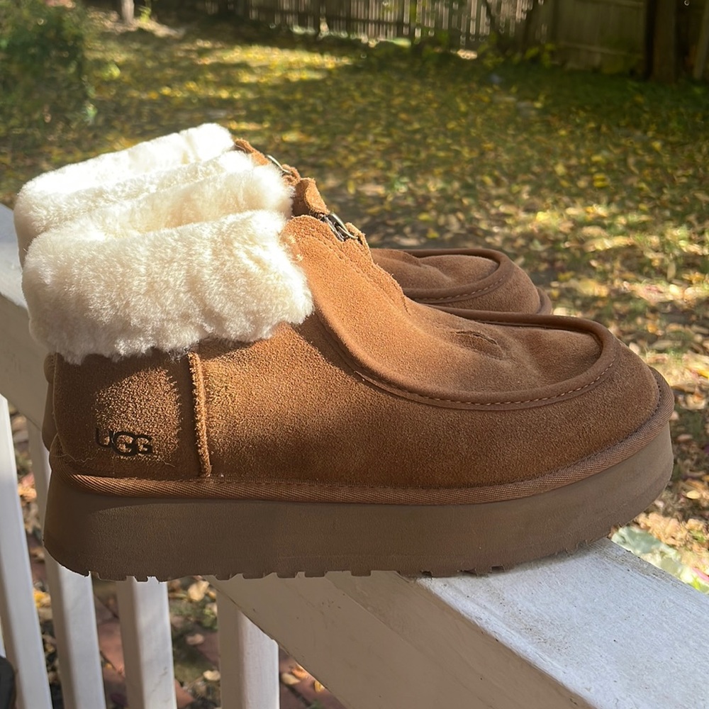 UGG funkette platform zip